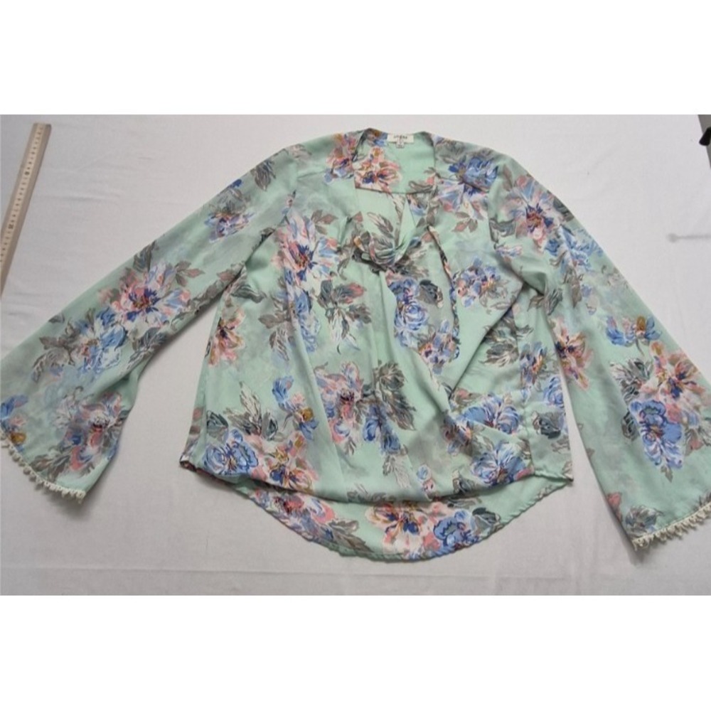Umgee Women's‎ Mint Green Floral Lace-up blouse SM crochet trim twisted neckline